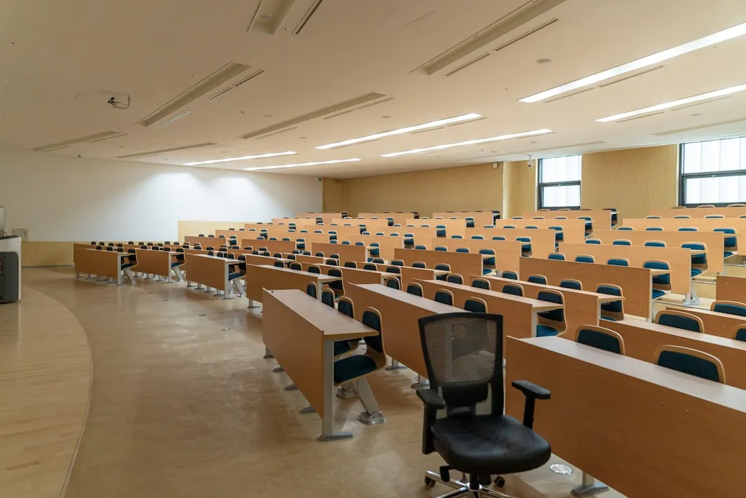 2025年社区零售供应链升级：食品与日用品批发企业的数字化选品策略